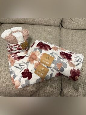 Floral Cotton Bath Towel and Washcloth Set - Deborah Connolly